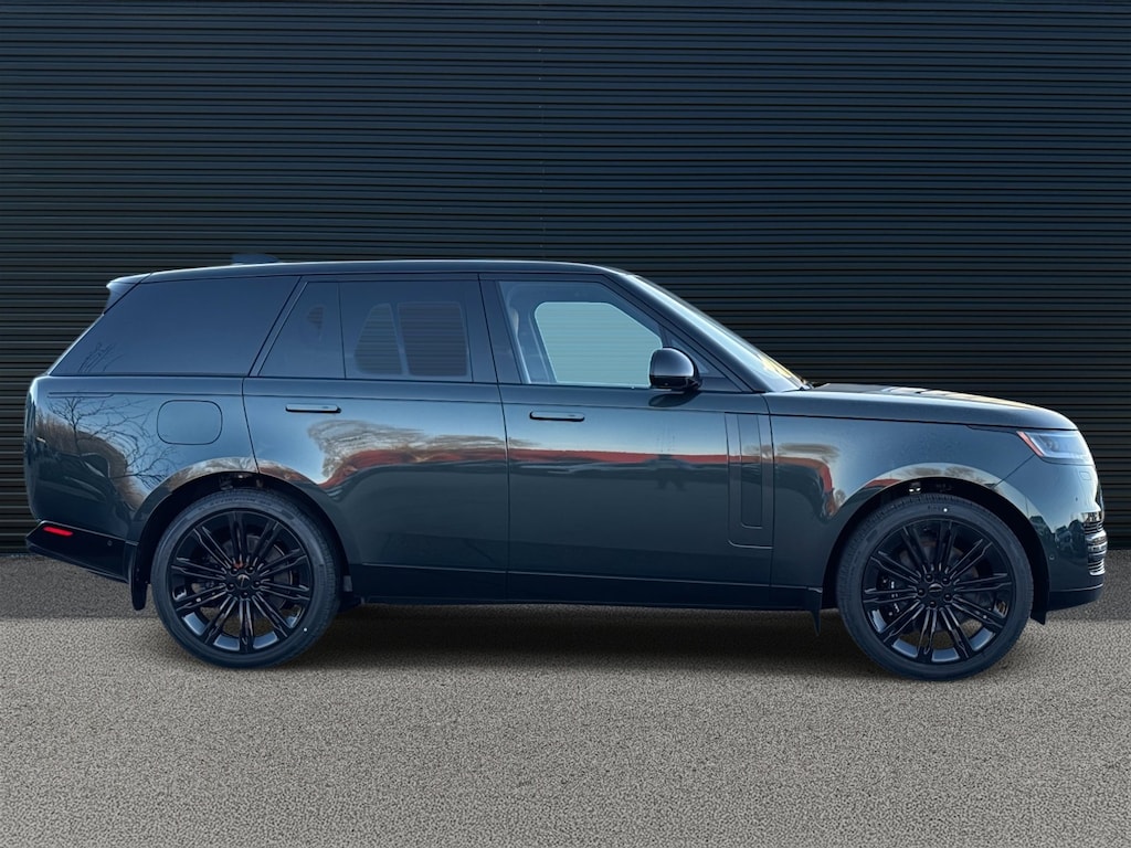 New 2026 Land Rover Range Rover SE SUV