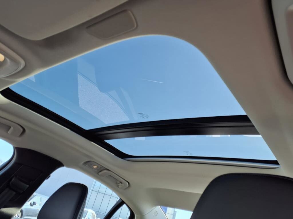 2025 Volvo S60 B5 Core photo 4