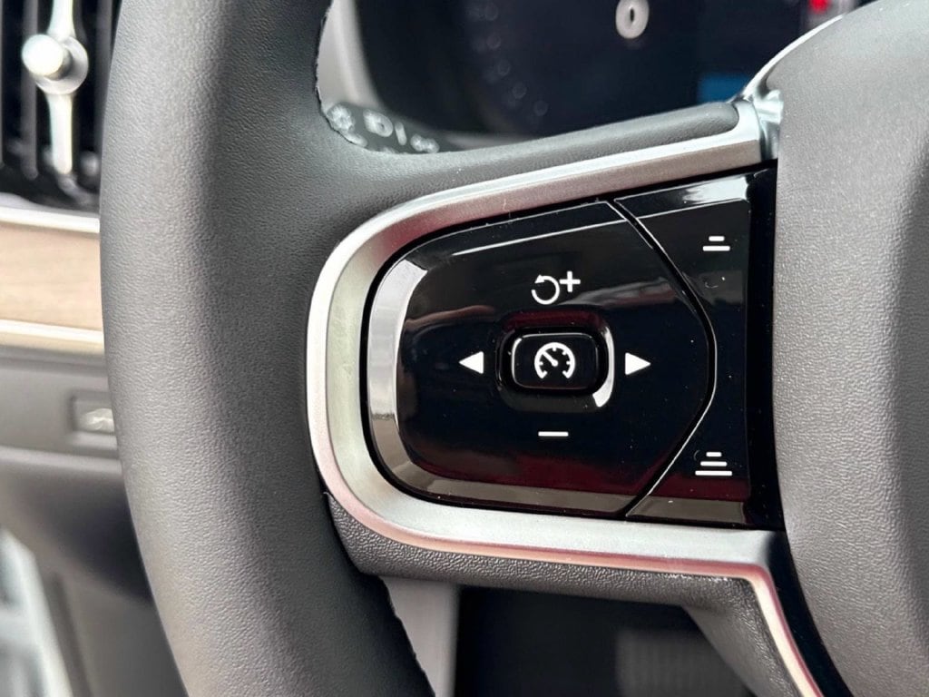 2026 Volvo XC90 Plus - Photo 26