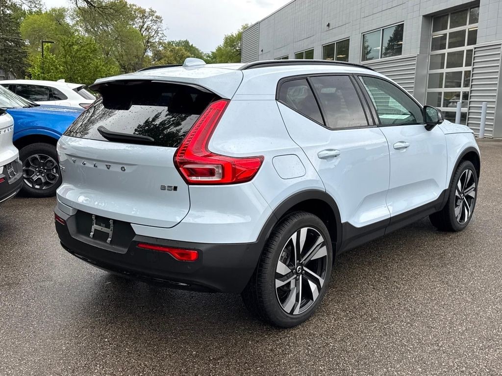 Used 2024 Volvo XC40 Ultimate SUV