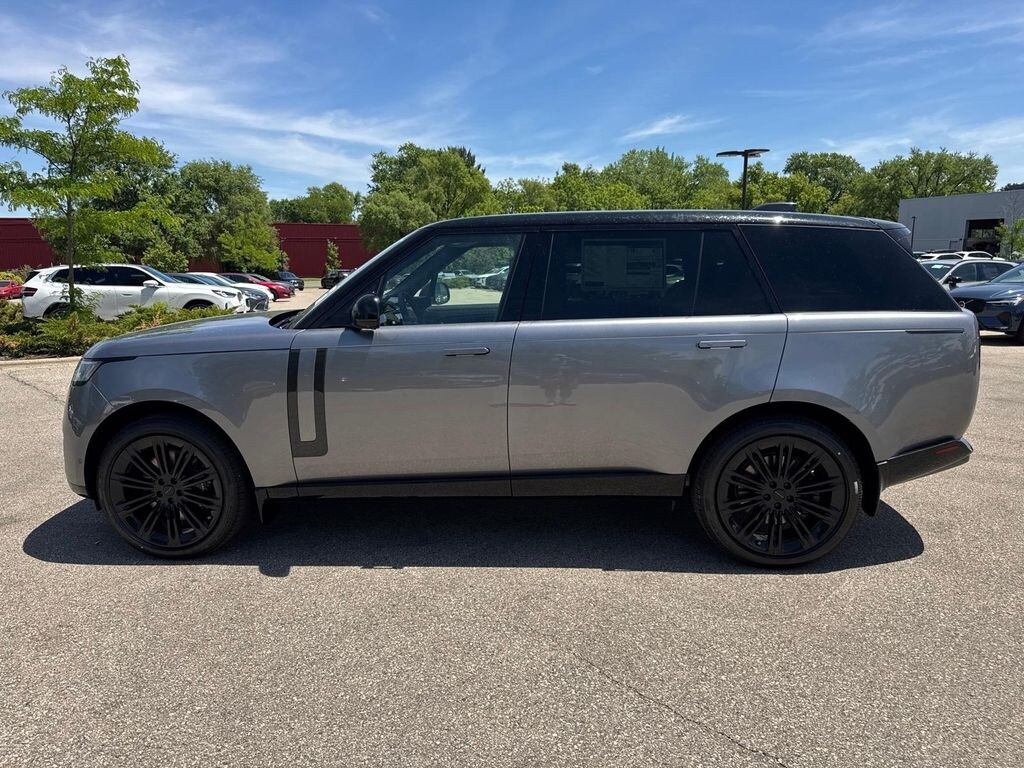 New 2026 Land Rover Range Rover SE LWB 7-Seats / V8 SUV