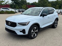 2026 Volvo XC40 B5 Plus SUV