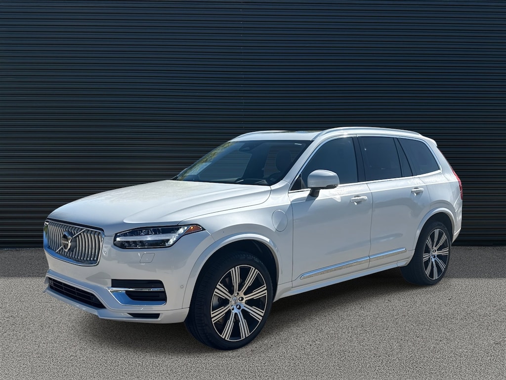Used 2025 Volvo XC90 plug-in hybrid Ultra SUV