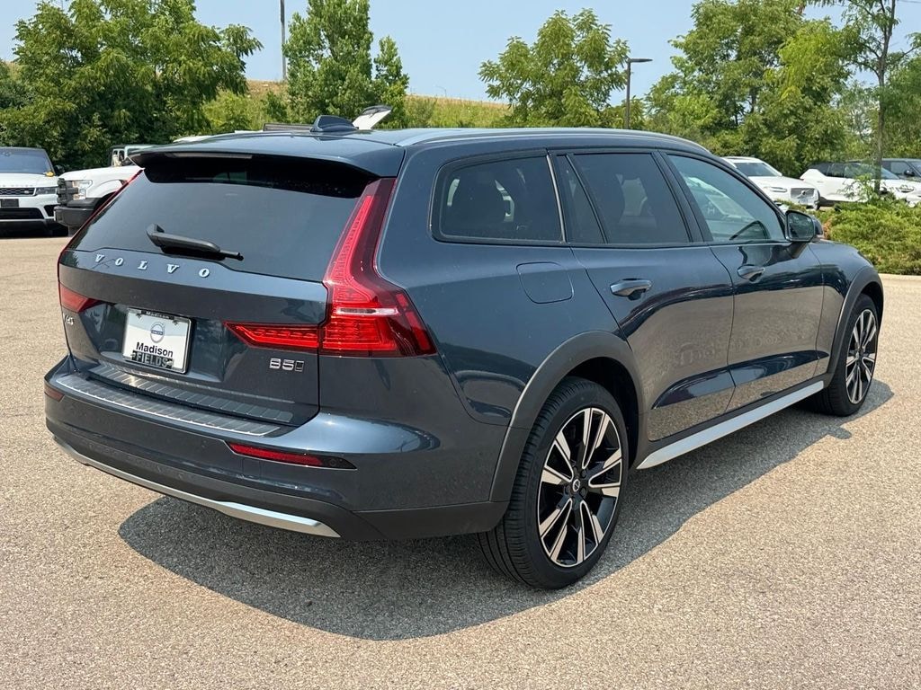 Used 2025 Volvo V60 Cross Country B5 Ultra Wagon