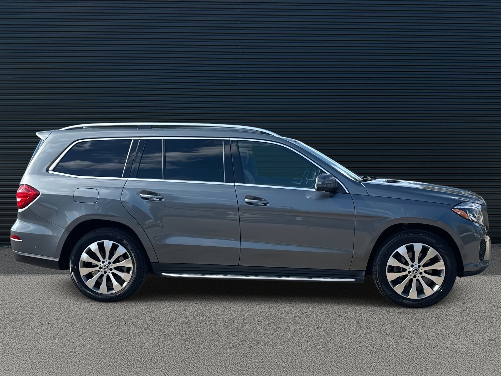 2018 Mercedes Benz GLS 450 photo 4
