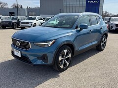 2025 Volvo XC40 B5 Plus Bright Theme SUV