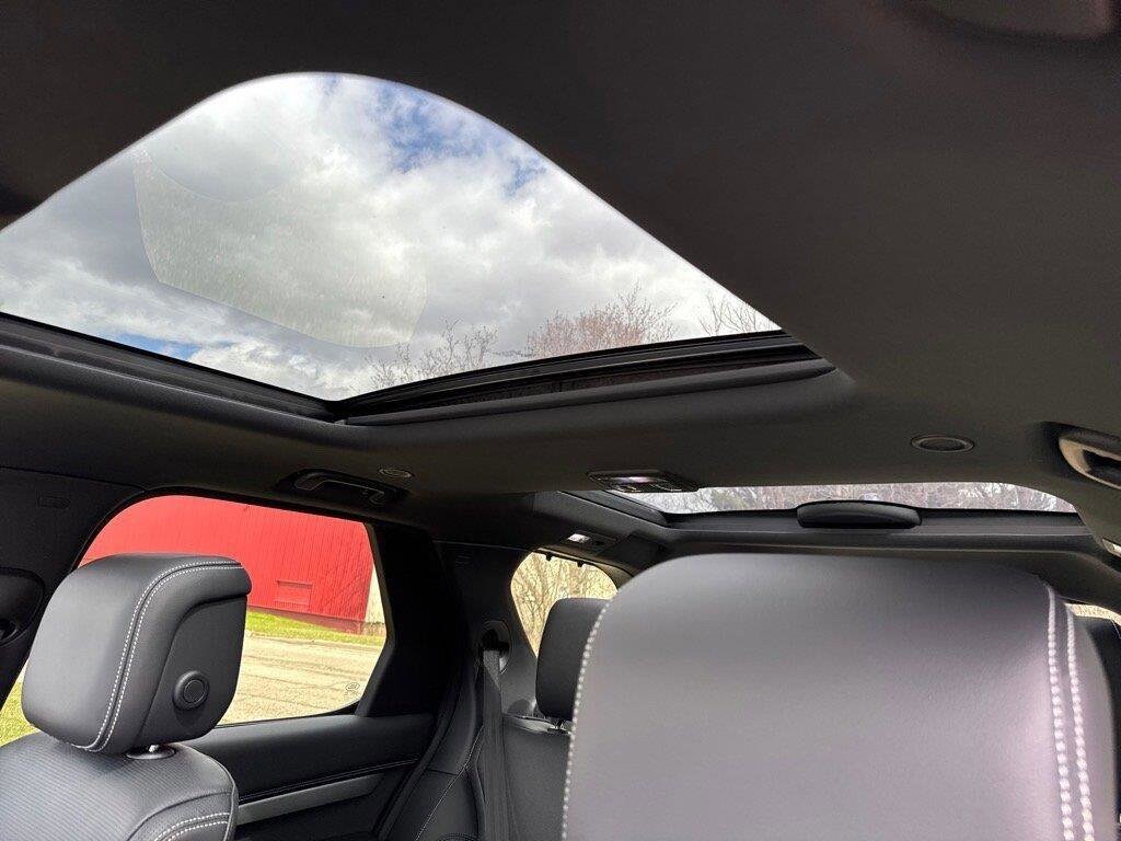 2025 Land Rover Discovery P360 Dynamic SE photo 4