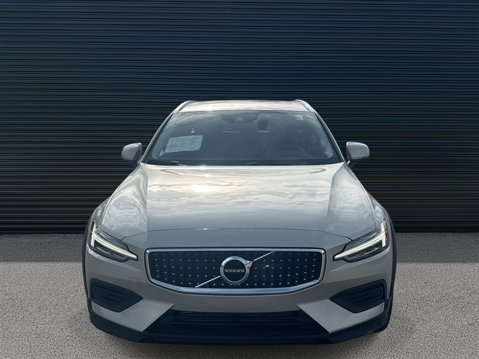 2020 Volvo V60 Cross Country T5 photo 2