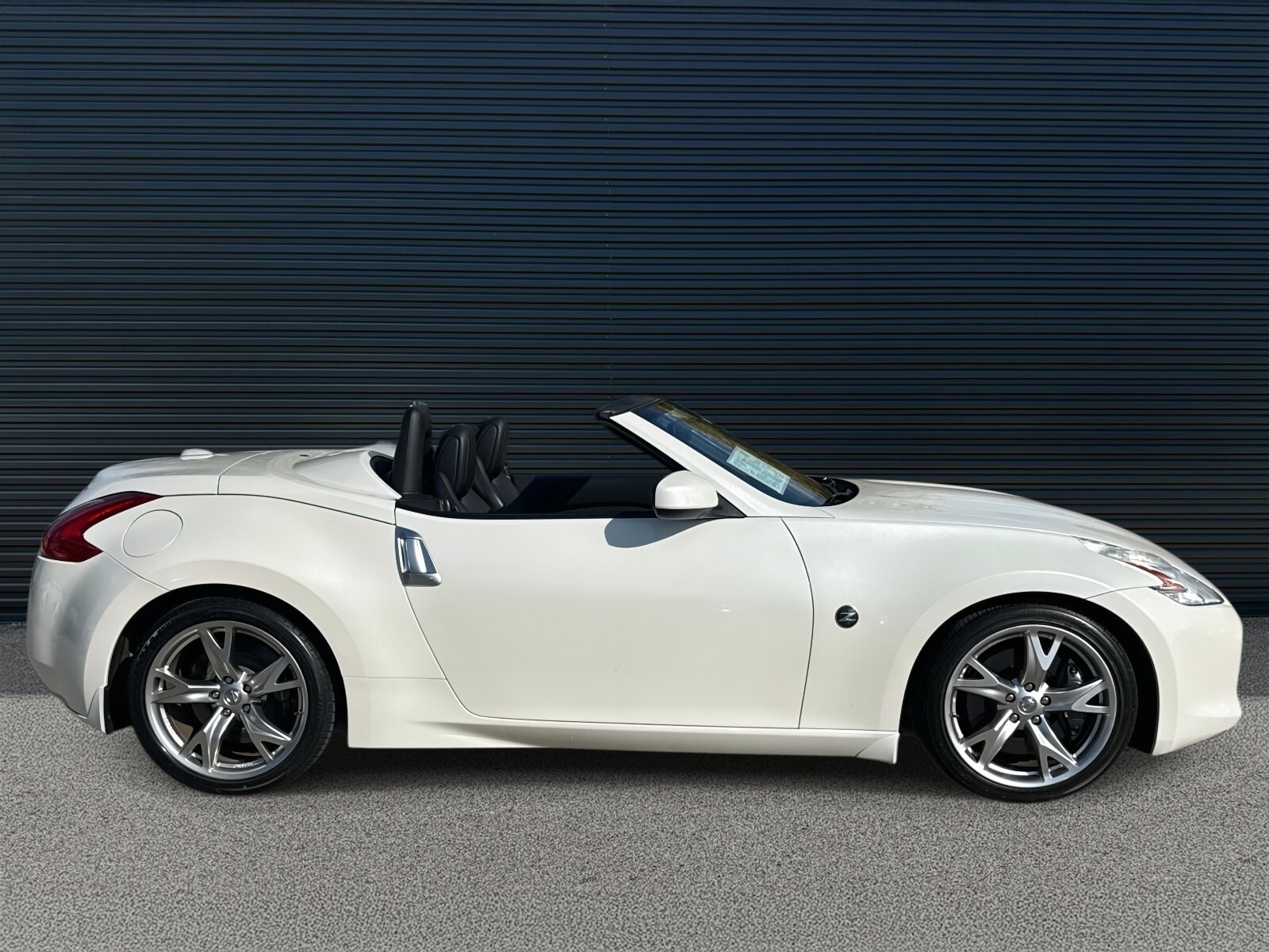 2012 Nissan 370Z Touring photo 4