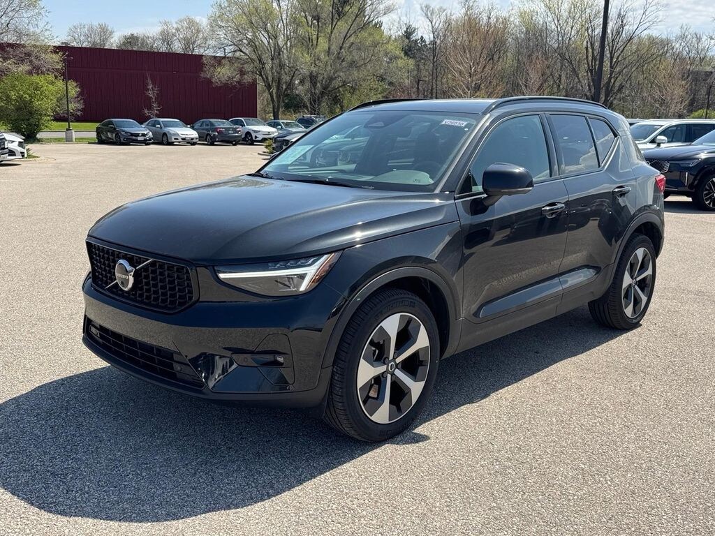 Used 2026 Volvo XC40 B5 Plus SUV