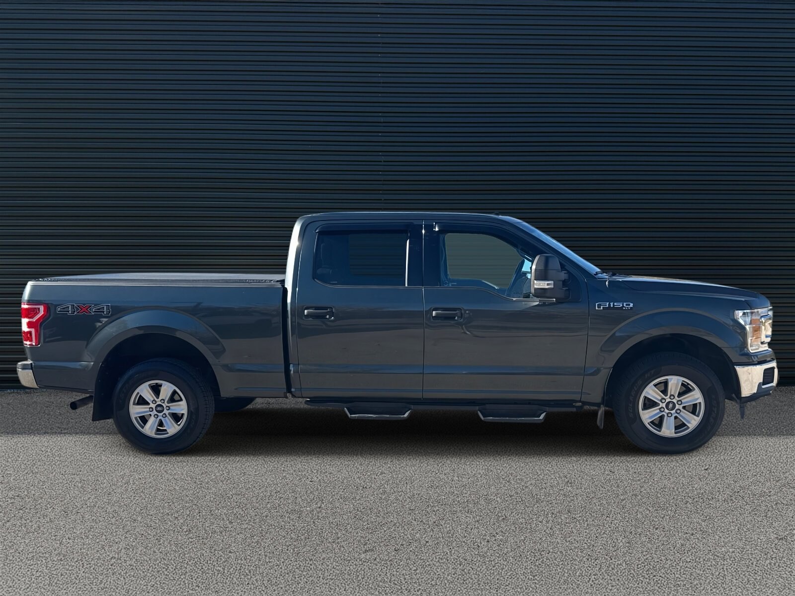 2018 Ford F-150 XLT photo 4