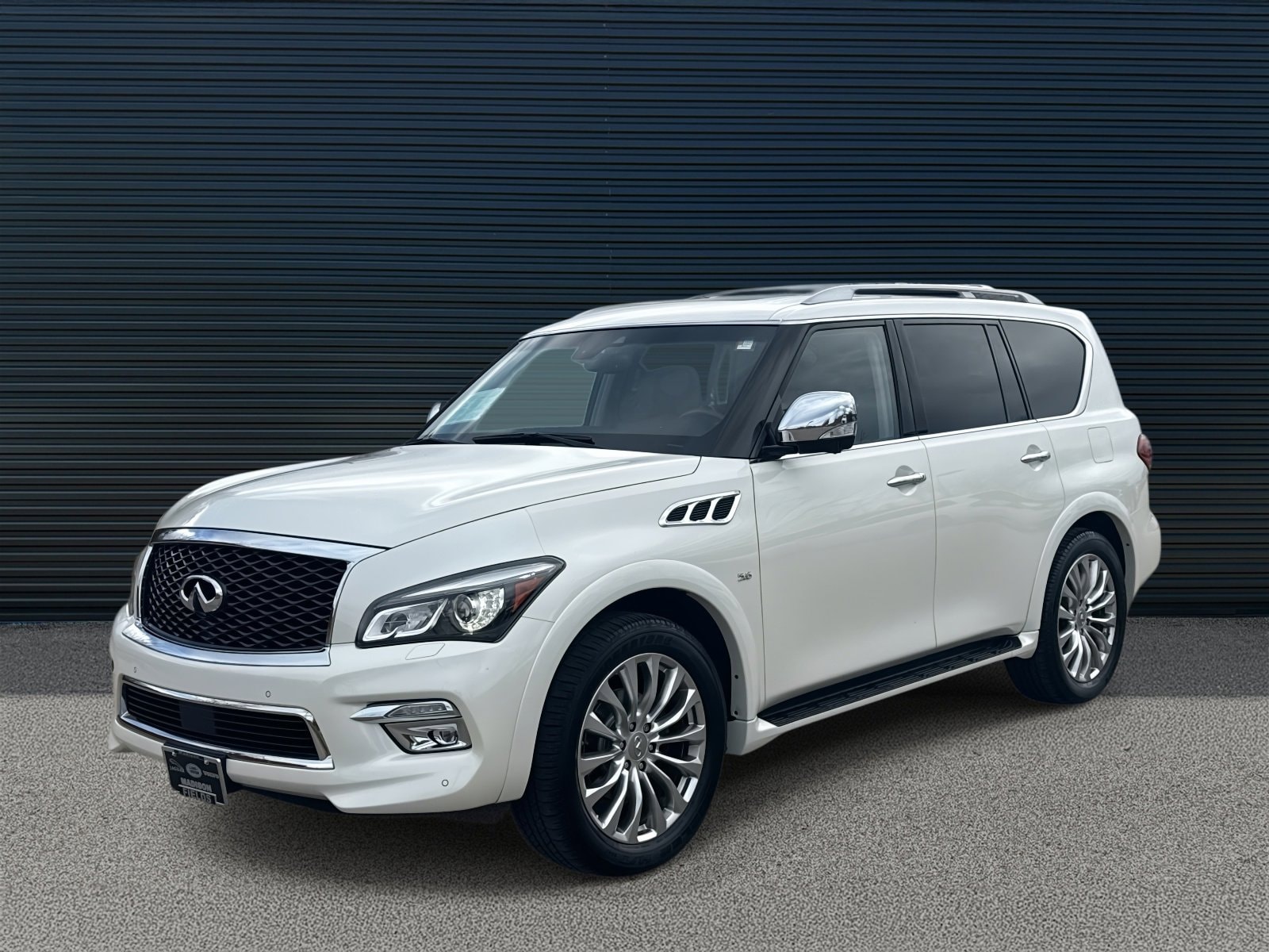 2017 INFINITI QX80's photo