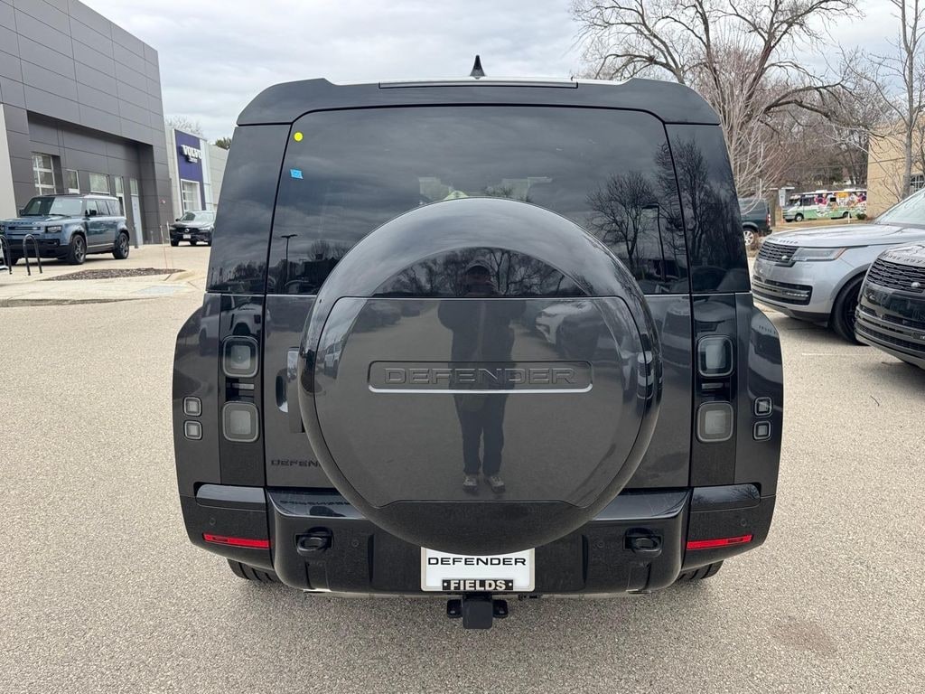 New 2026 Land Rover Defender 130 X-Dynamic SE SUV