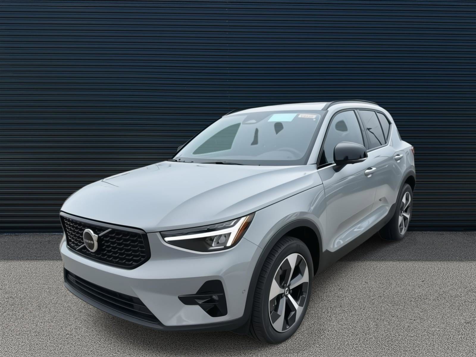 2026 Volvo XC40 Plus's photo
