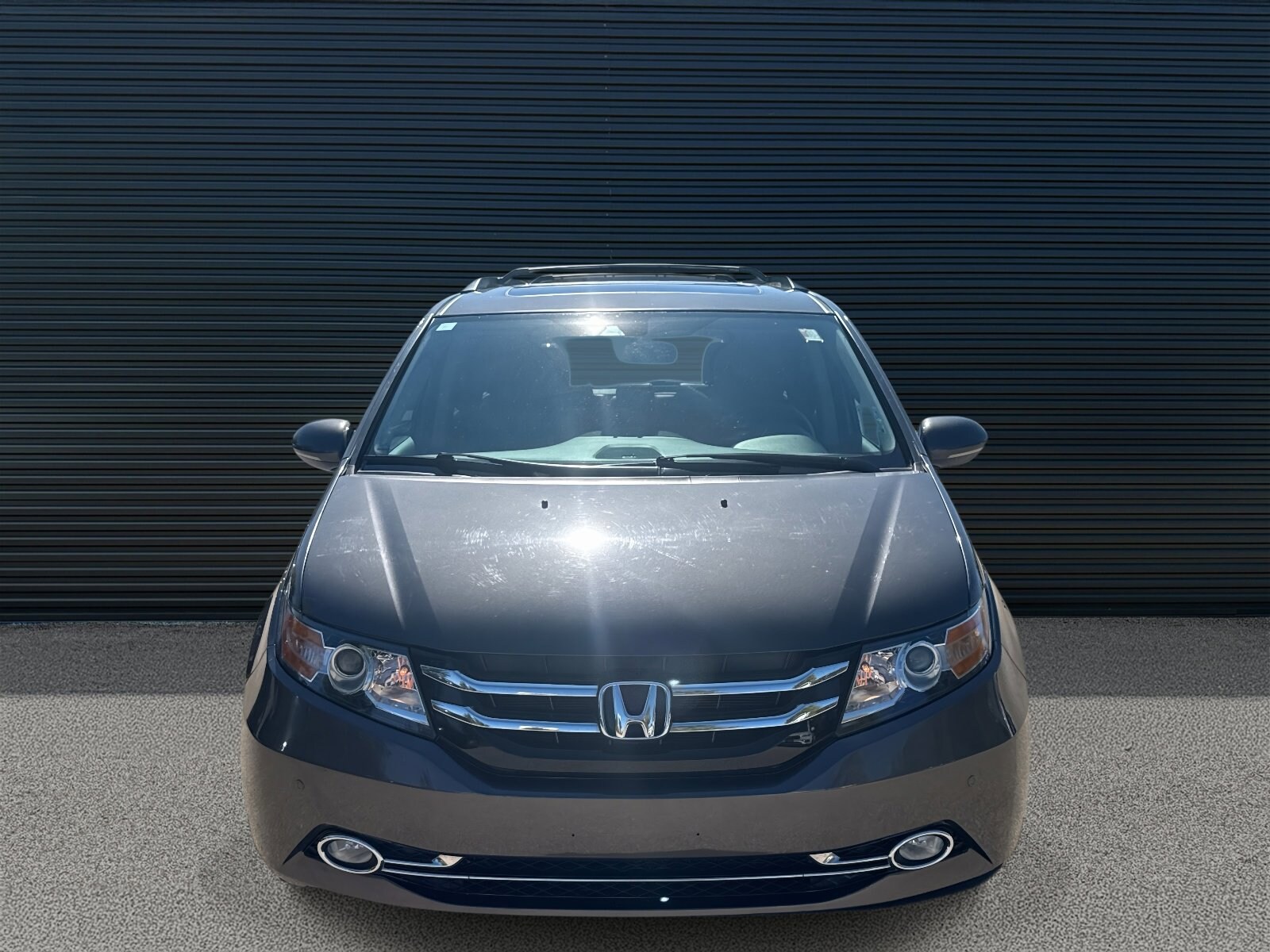 2015 Honda Odyssey Touring photo 2
