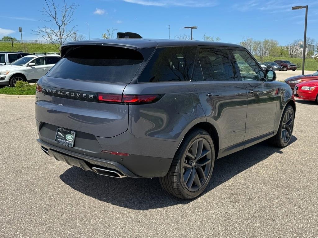 2024 Land Rover Range Rover Sport SE photo 3