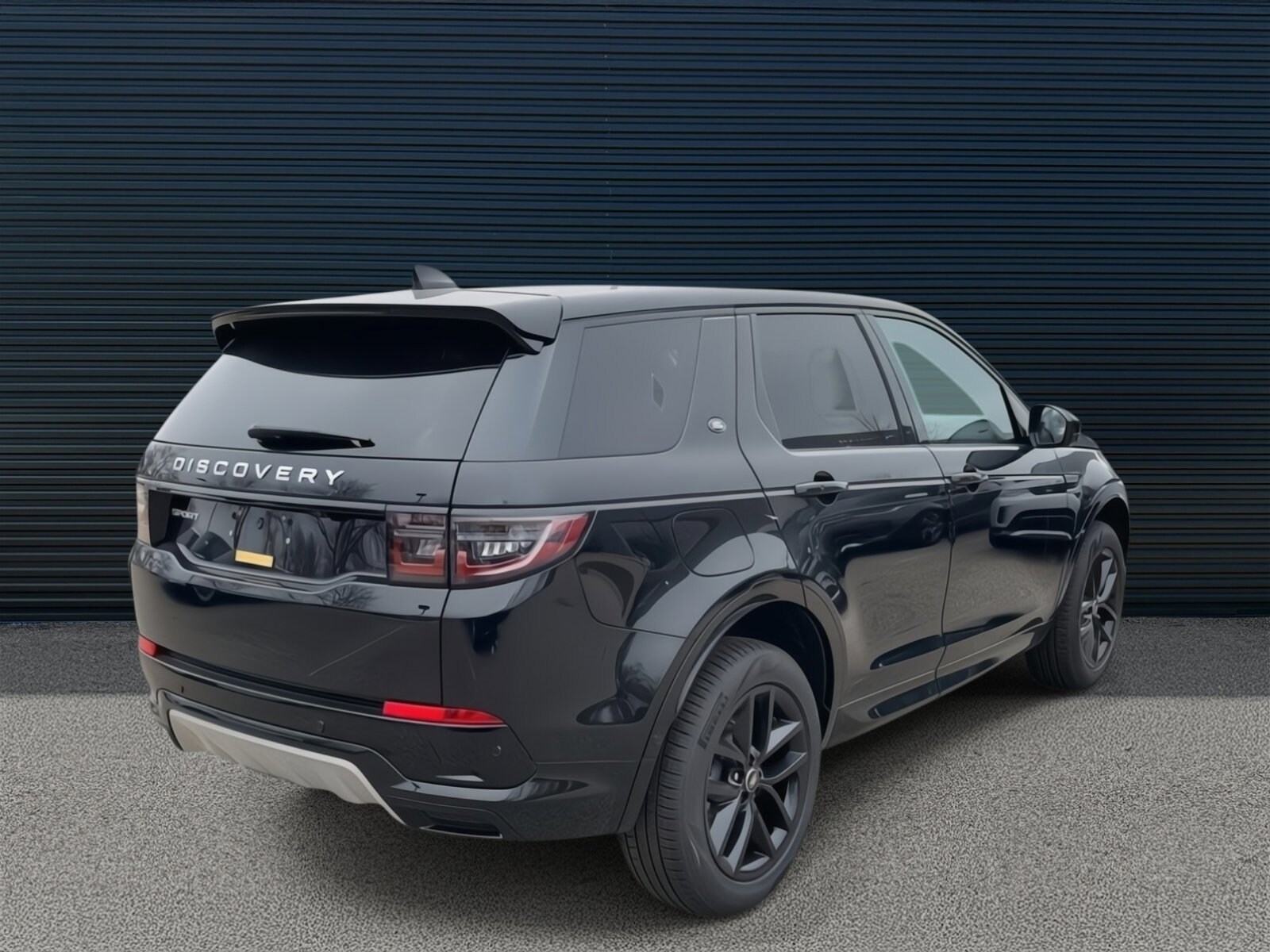2025 Land Rover Discovery Sport S photo 3