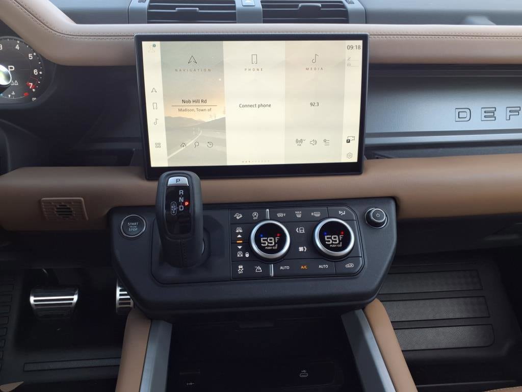 2025 Land Rover Defender V8 - Photo 9