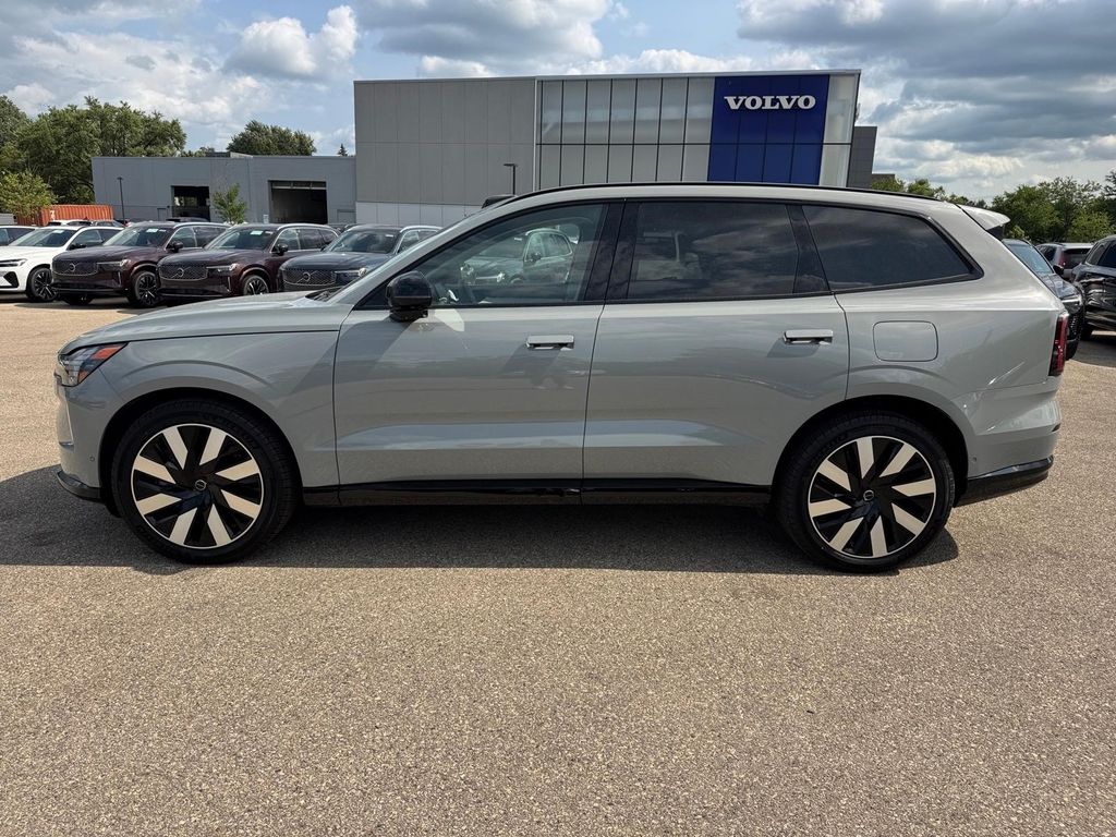 Used 2025 Volvo EX90 Ultra with VIN 7JDEV3VL1SG000814 for sale in Madison, WI