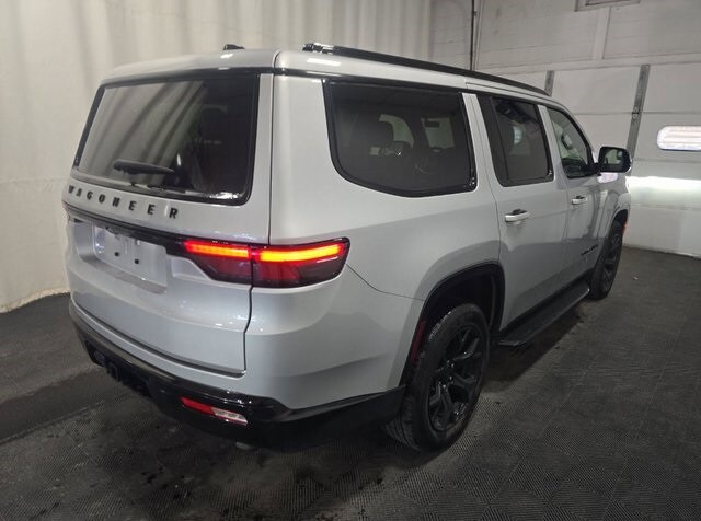 2024 Jeep Wagoneer Series II photo 2