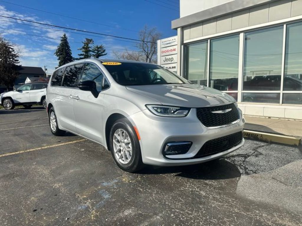 New 2026 Chrysler Pacifica Select Passenger Van