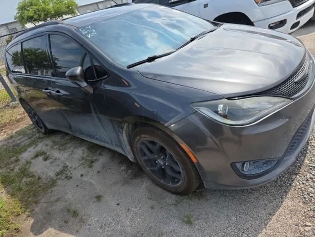 Used 2019 Chrysler Pacifica Limited Van Passenger Van