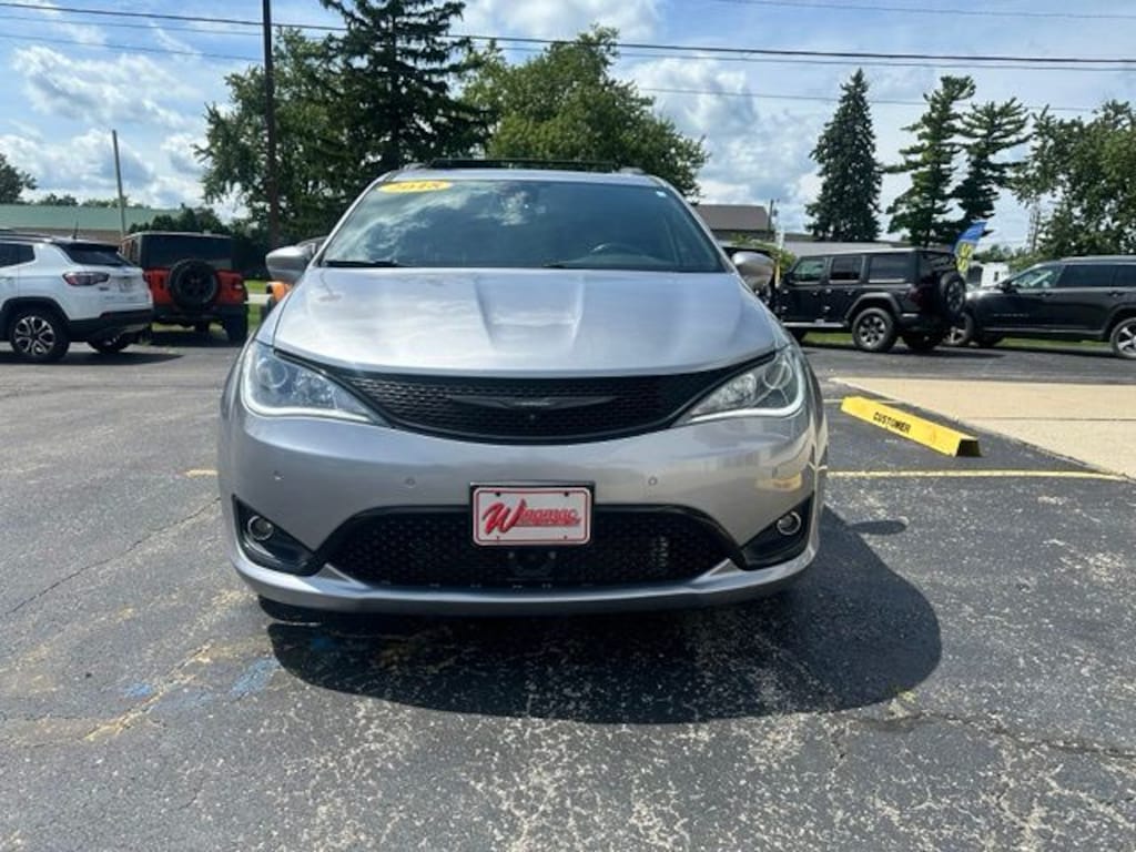 Used 2018 Chrysler Pacifica Limited Van