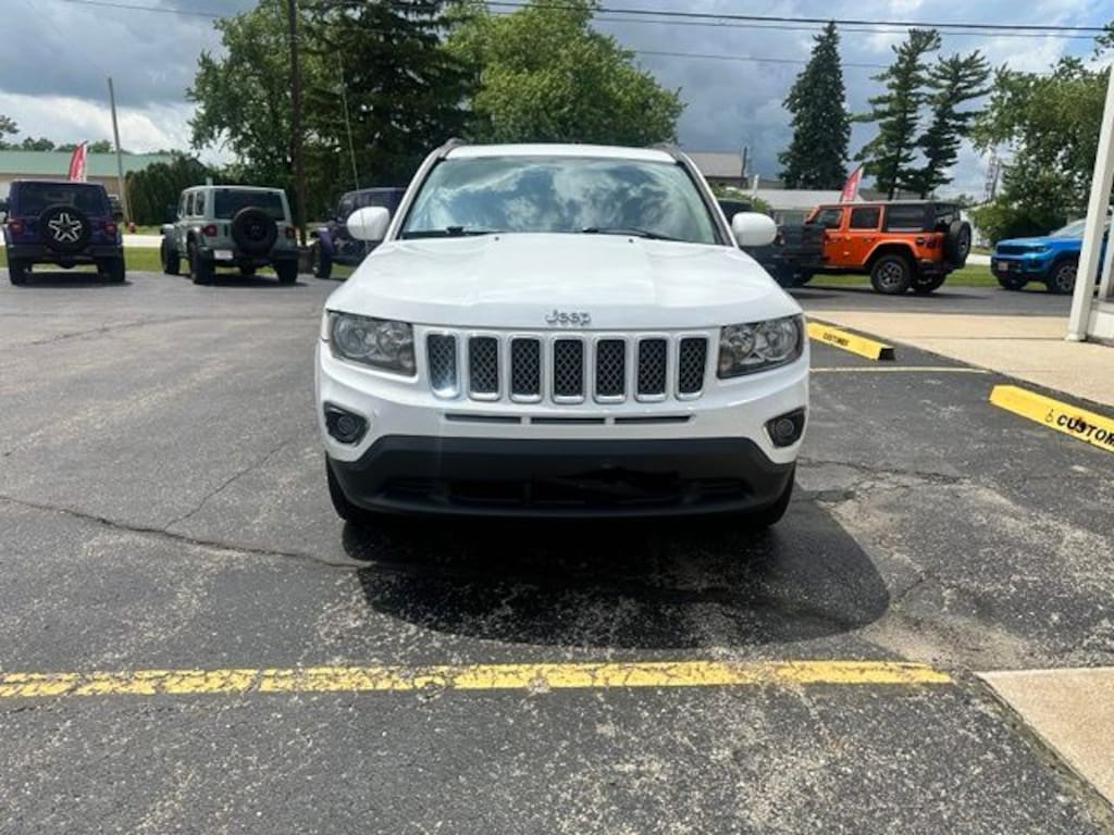 Used 2016 Jeep Compass Latitude FWD SUV