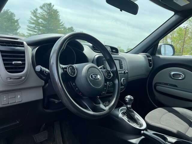 2017 Kia Soul Base photo 2