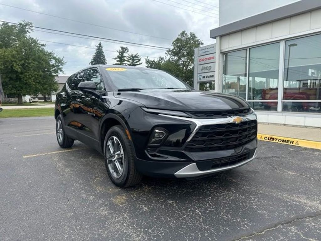 Used 2025 Chevrolet Blazer LT w/2LT SUV