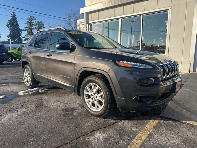 2018 Jeep Cherokee Latitude photo 2