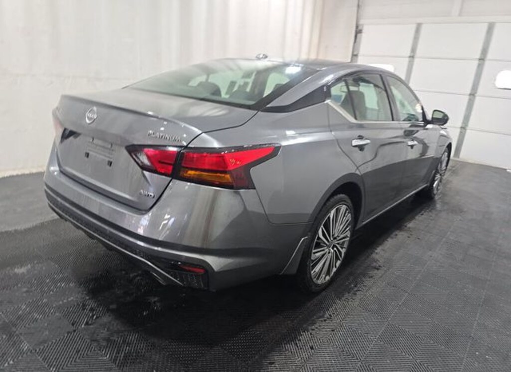 Used 2024 Nissan Altima Sedan