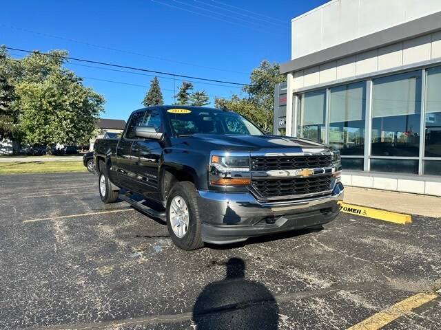 2018 Chevrolet Silverado 1500 LT photo 2