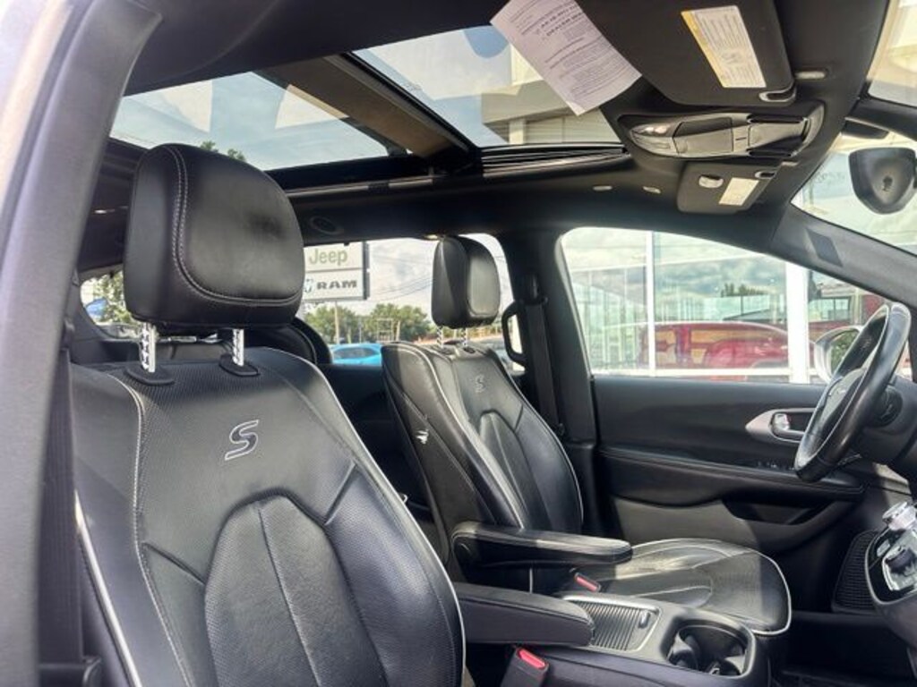 Used 2018 Chrysler Pacifica Limited Van