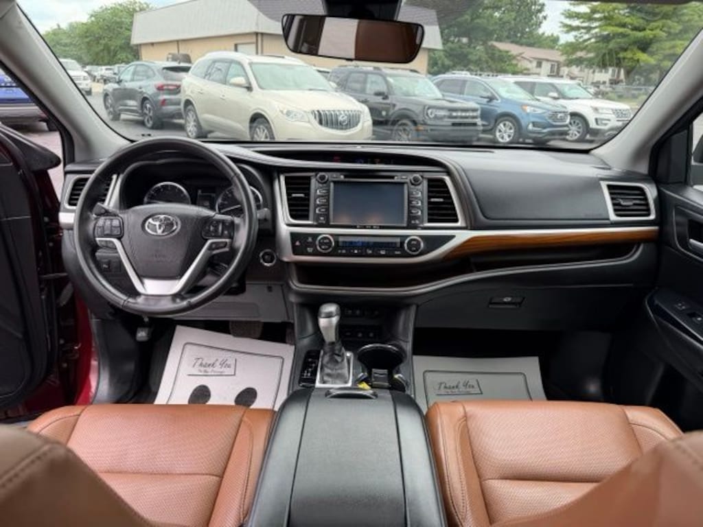 Used 2017 Toyota Highlander Limited V6 SUV