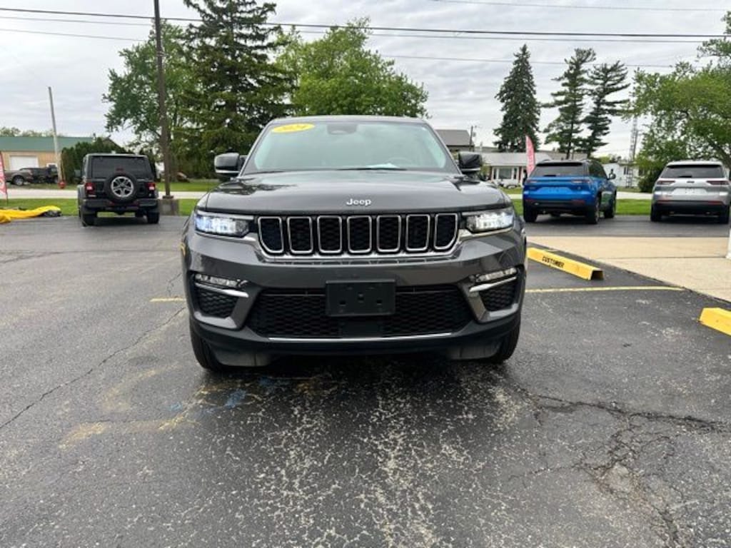 Used 2024 Jeep Grand Cherokee Base SUV