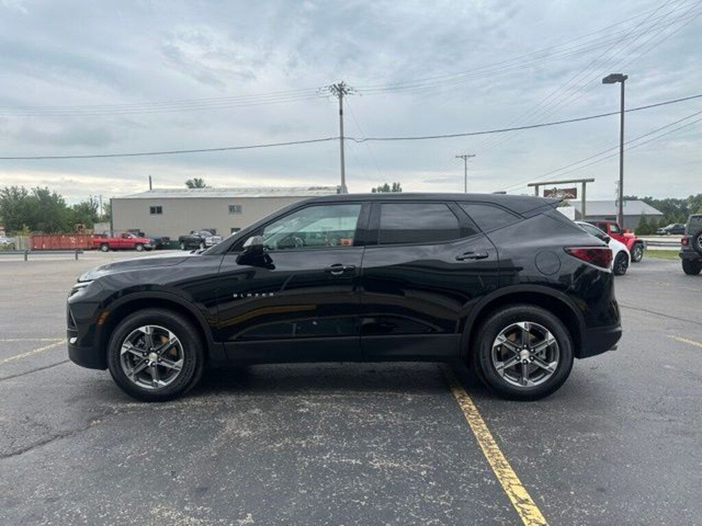 Used 2025 Chevrolet Blazer LT w/2LT SUV