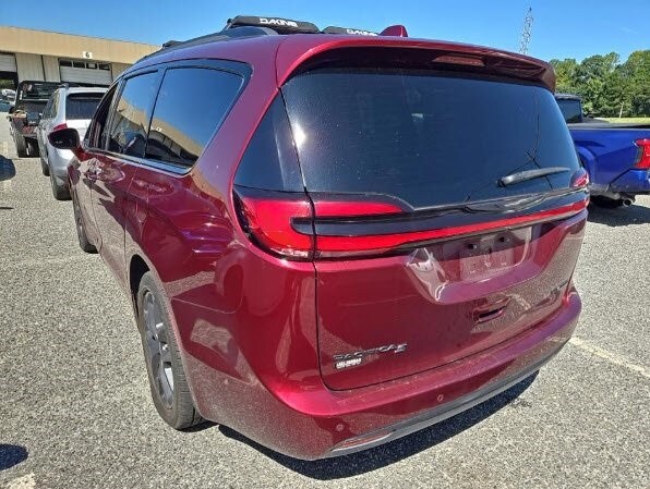 2022 Chrysler Pacifica Limited photo 3