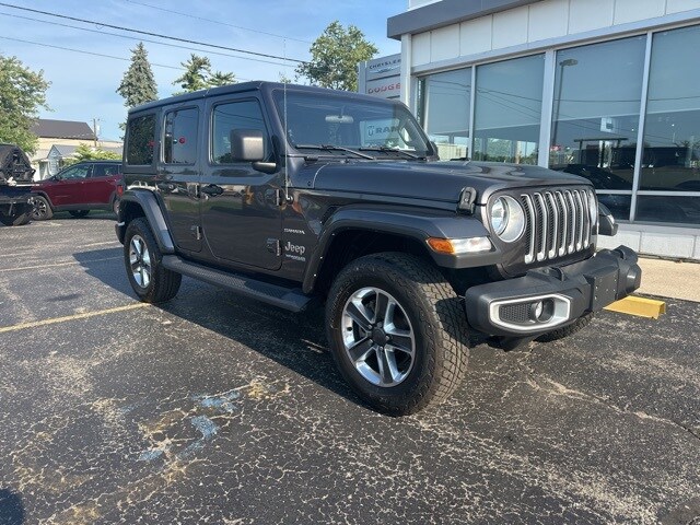 2021 Jeep Wrangler Unlimited Sahara photo 2
