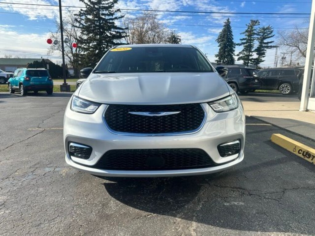New 2026 Chrysler Pacifica Select Passenger Van