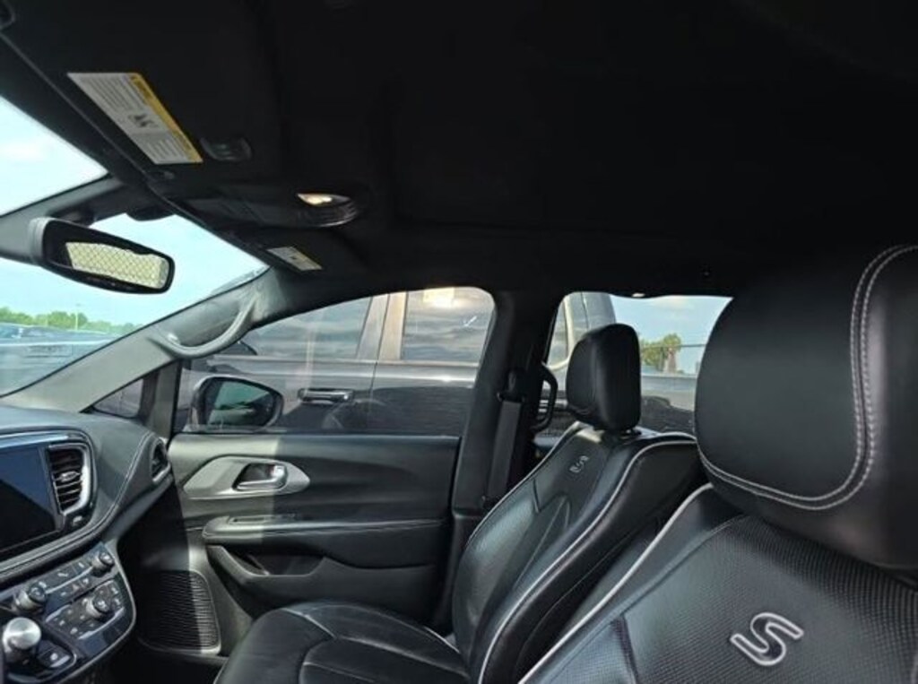 Used 2019 Chrysler Pacifica Limited Van Passenger Van
