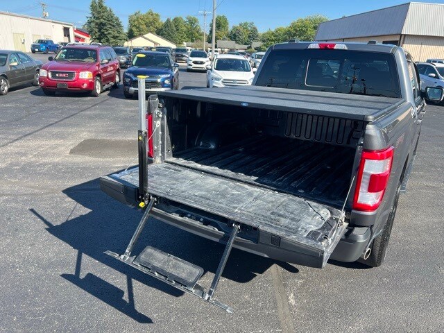 2022 Ford F-150 Lariat photo 2