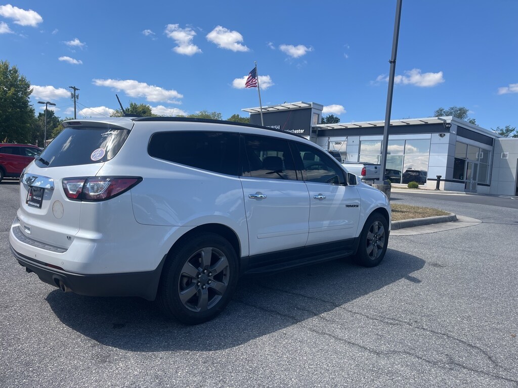Used 2017 Chevrolet Traverse 2LT SUV