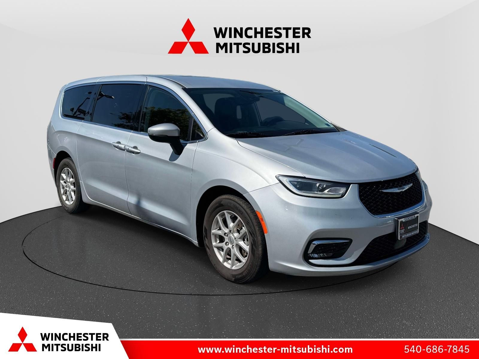 2023 Chrysler Pacifica Touring L's photo
