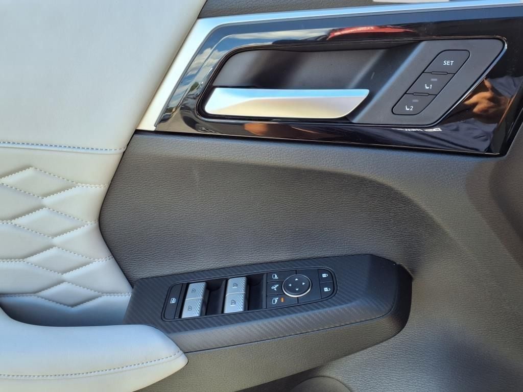 2025 Mitsubishi Outlander SEL Platinum Edition - Photo 25