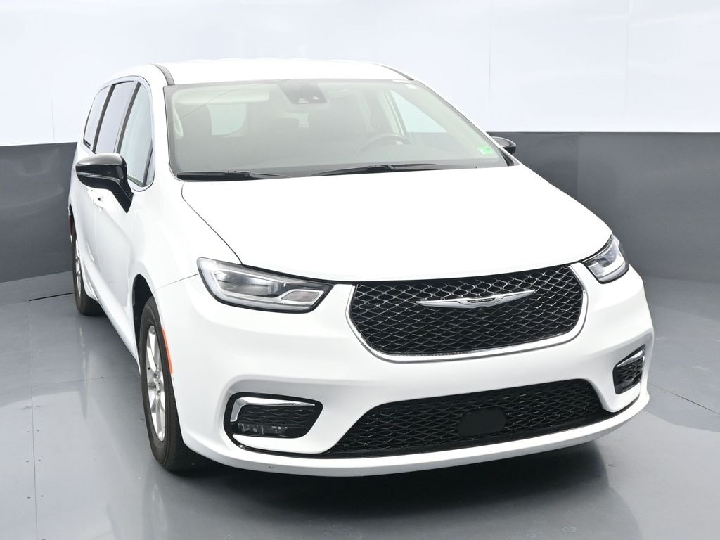 Used 2024 Chrysler Pacifica Touring L with VIN 2C4RC1BG7RR170423 for sale in Winchester, VA