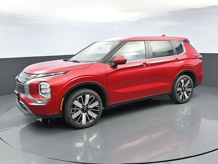 2025 Mitsubishi Outlander SE SUV