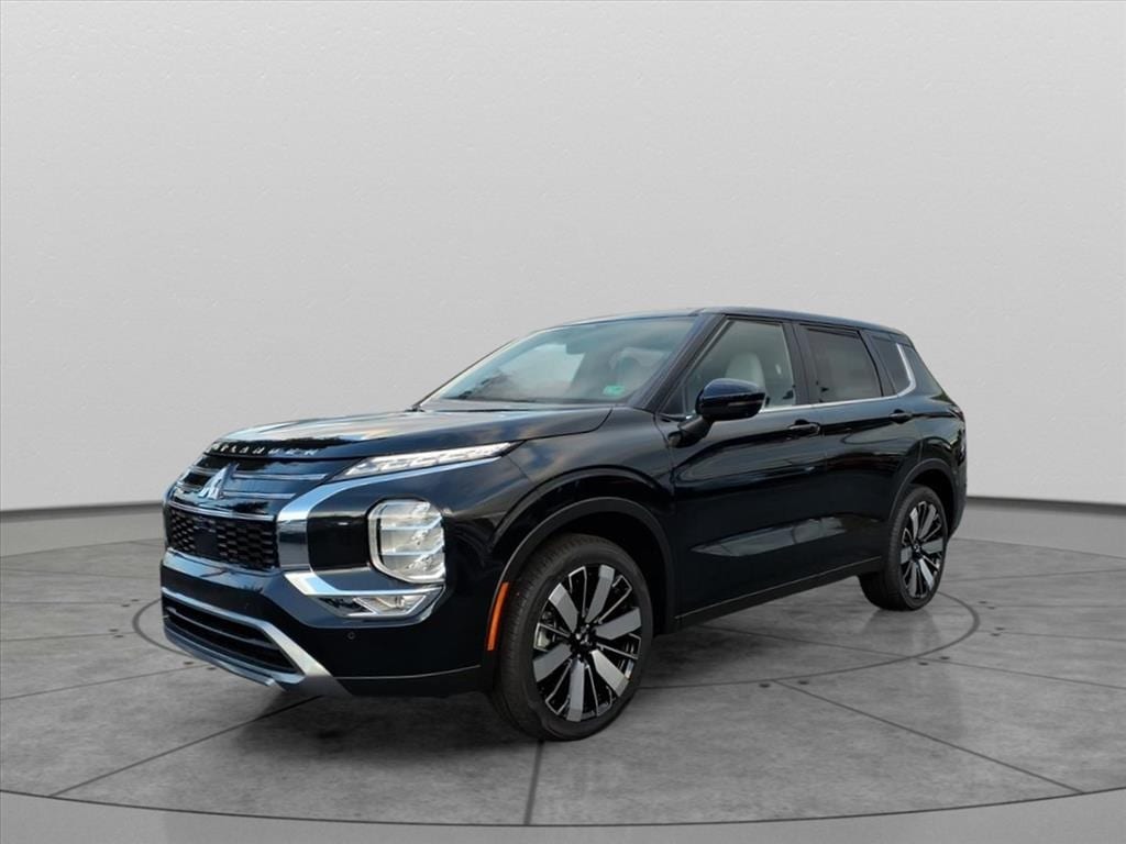 2025 Mitsubishi Outlander SE's photo