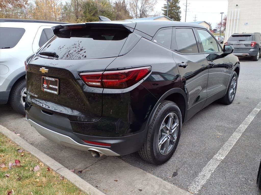2025 Chevrolet Blazer 2LT photo 2