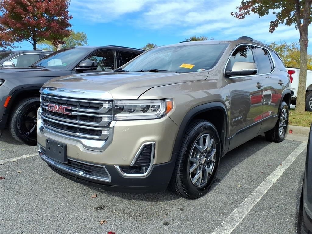 2023 GMC Acadia SLT's photo